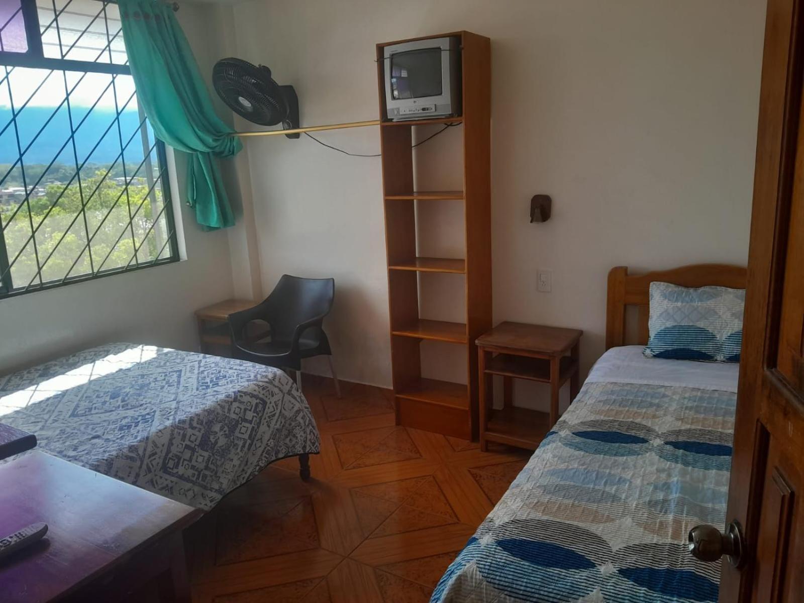 טנה Hostal Limoncocha מראה חיצוני תמונה