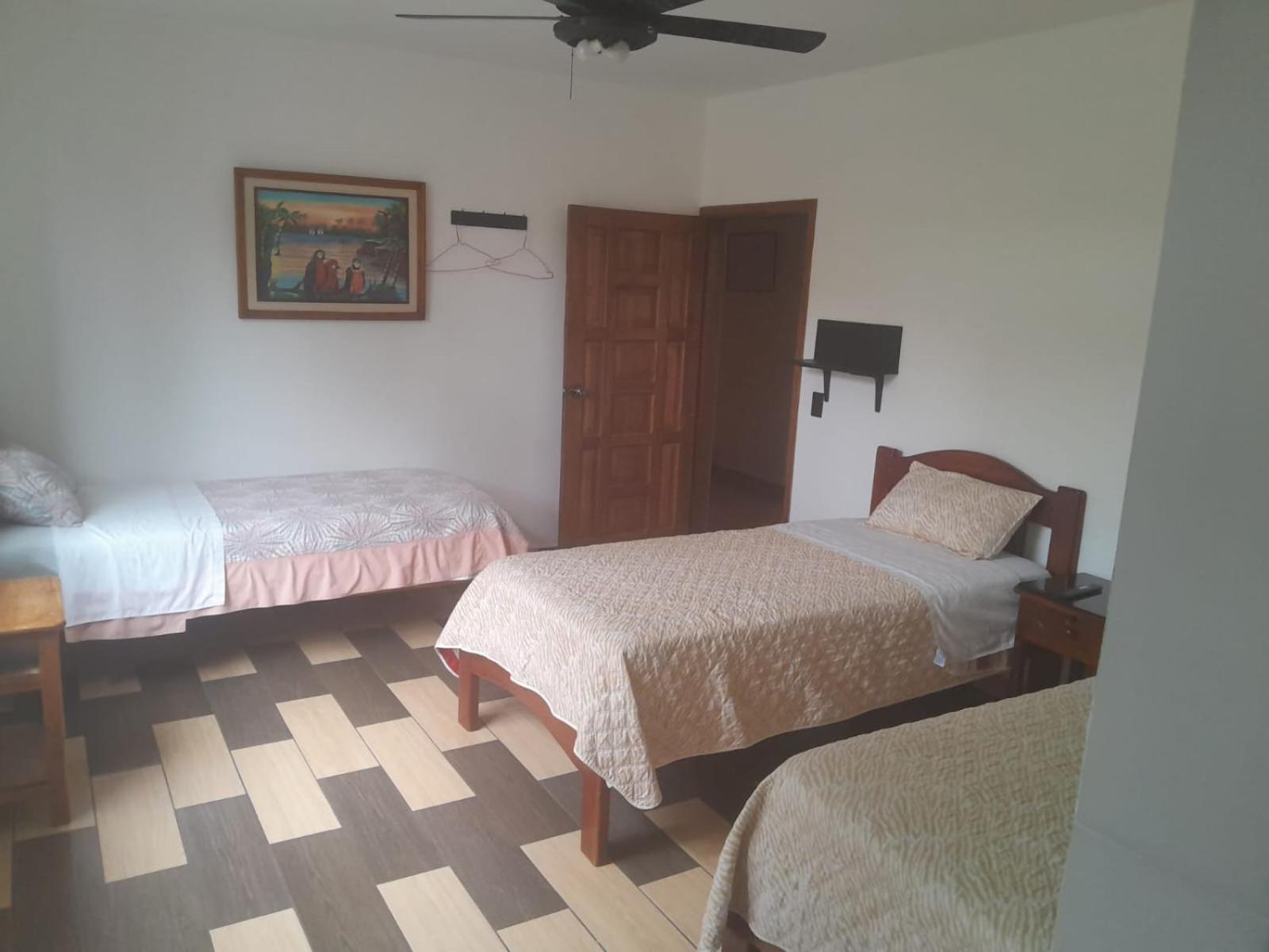 טנה Hostal Limoncocha מראה חיצוני תמונה